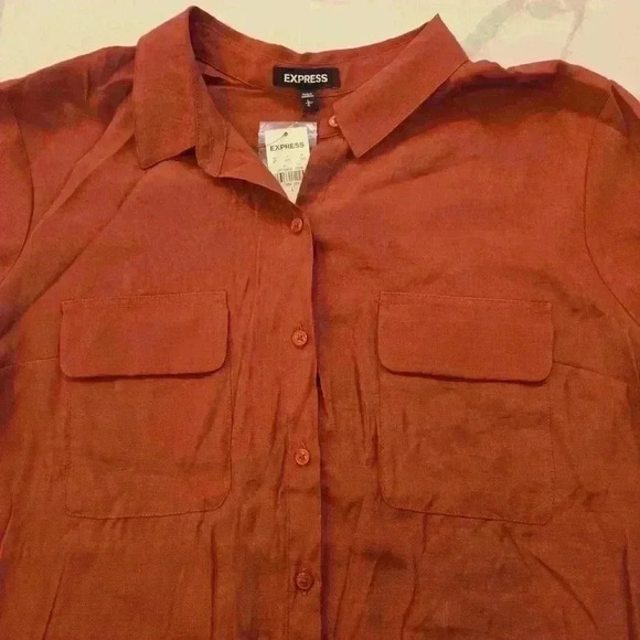 NWT Express Womens Button Down Lightweight Top Maroon Pink Red Size Large - Picture 4 of 9